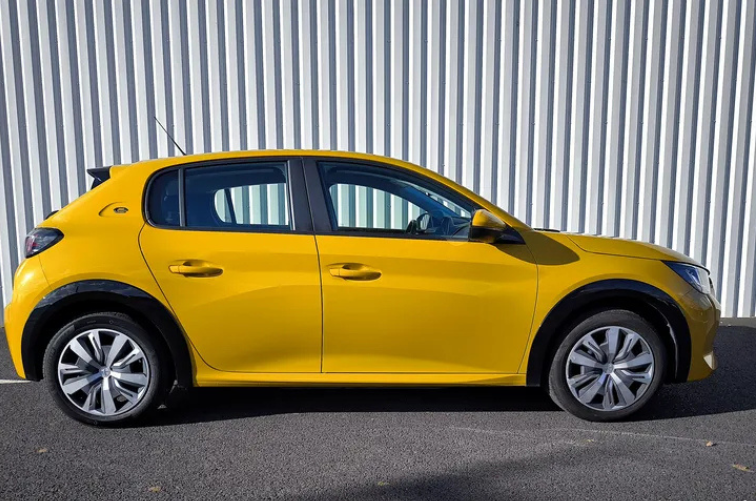 🎁 À GAGNER : Peugeot e-208 Active Pack 🎁